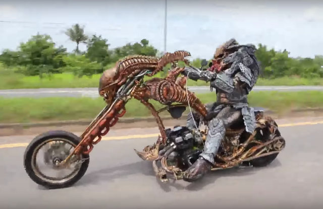 geekologie.com predator-riding-alien-motorcycle.jpg