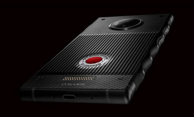 journaldugeek.com red-hydrogen-one-smartphone-holographique-devoile-specs.jpg