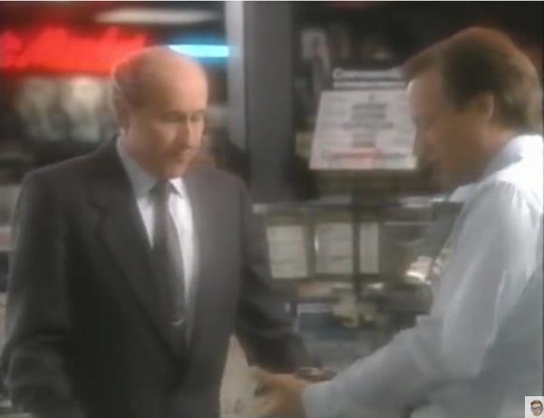 youtube.com Korben - Comment gérer les clients difficiles selon Nintendo (1991).jpg