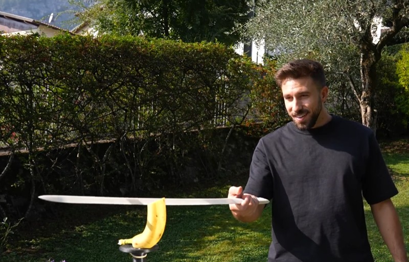 Mike Shake - J’ai Construit un Katana en Papier (c’est mortel)