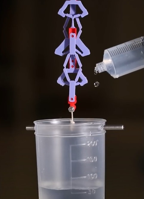 Veritasium - This mechanism shrinks when pulled