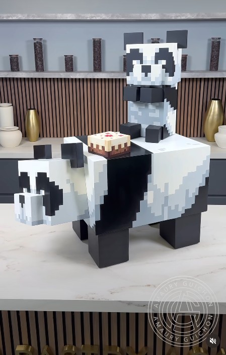 amauryguichon - Minecraft Strawberry Cake