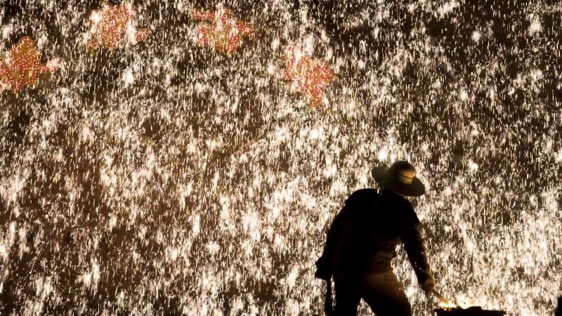 Da Shuhua - Showering in Molten Iron.jpg