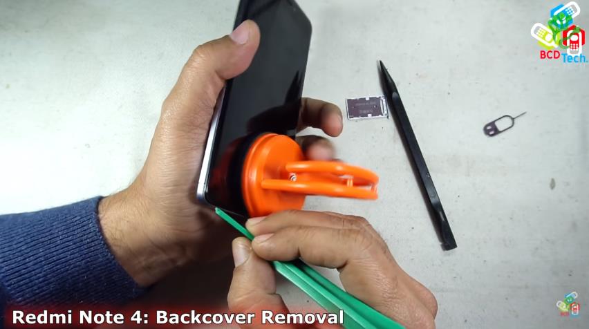 How_to_Remove_Back_Cover_of_Xiaomi_redmi_Note_4.jpg