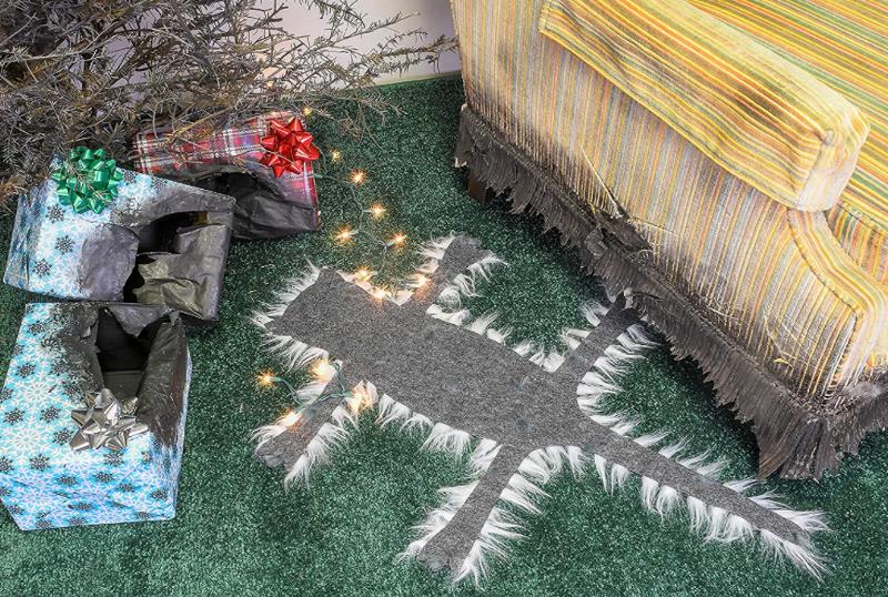 dudeiwantthat.com christmas-vacation-light-up-fried-cat-rug.jpg