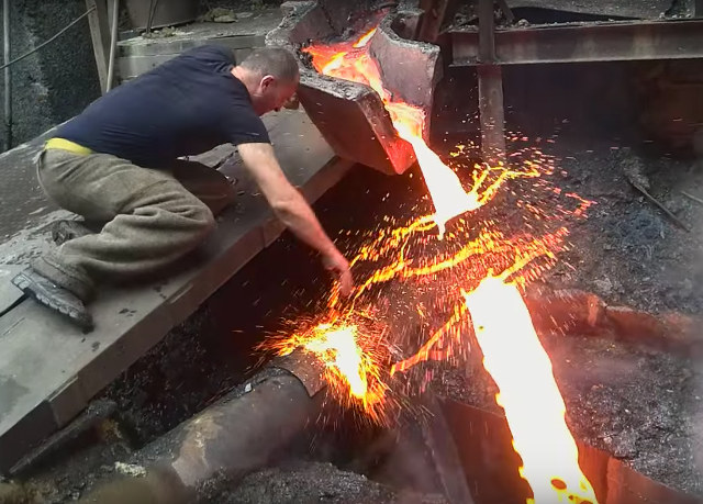 hand-in-molten-metal.jpg