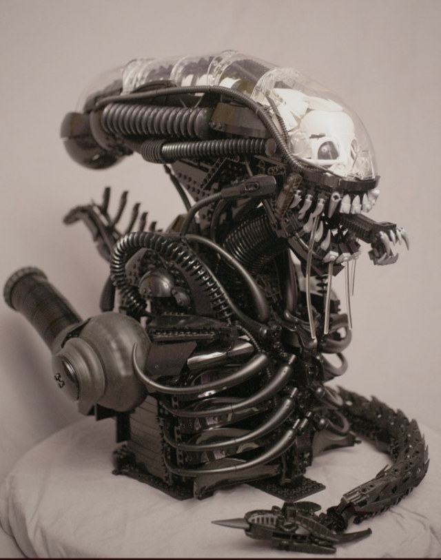 lego-xenomorph-bust-1.jpg