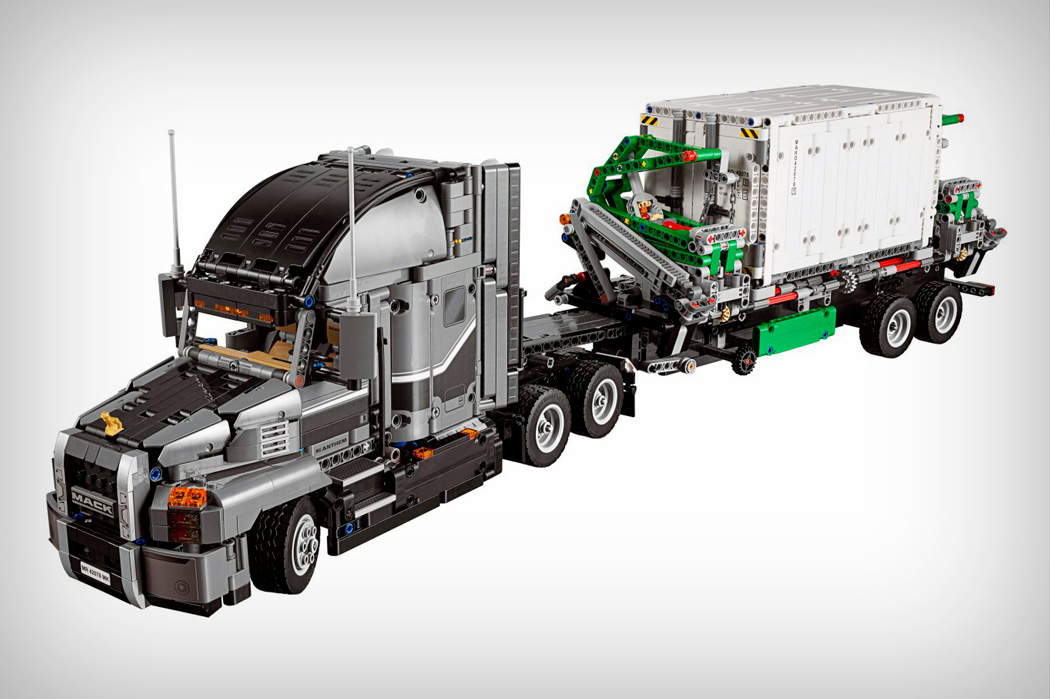 lego_technic_2_in_1_mack_truck_04.jpg