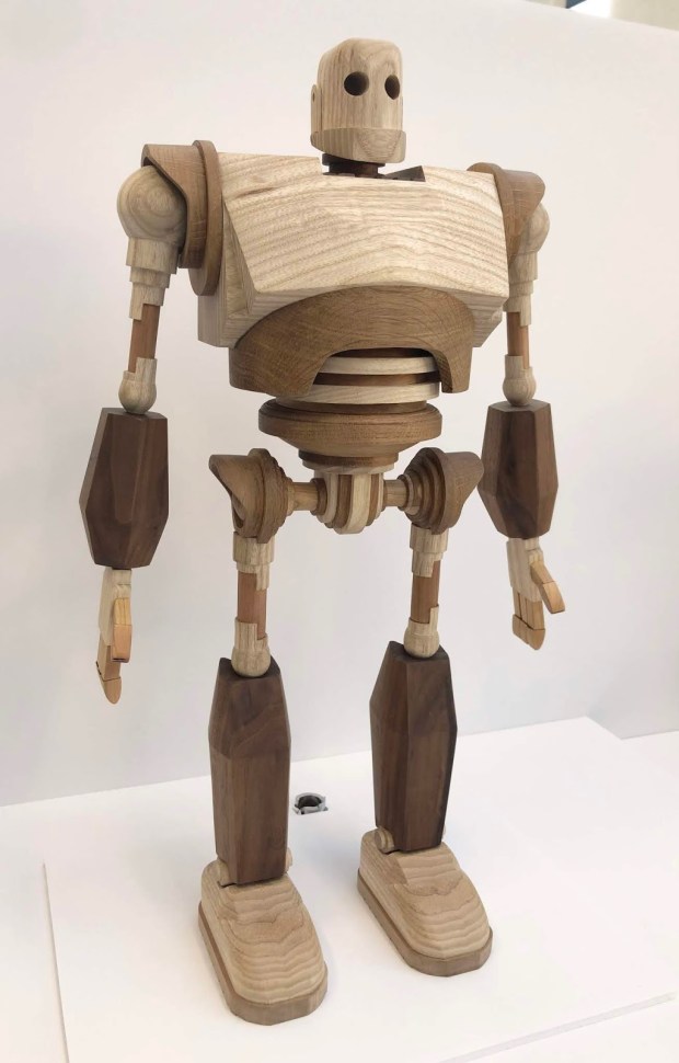 makezine.com she-set-out-to-make-a-wooden-iron-giant-with-stunning-results.jpg
