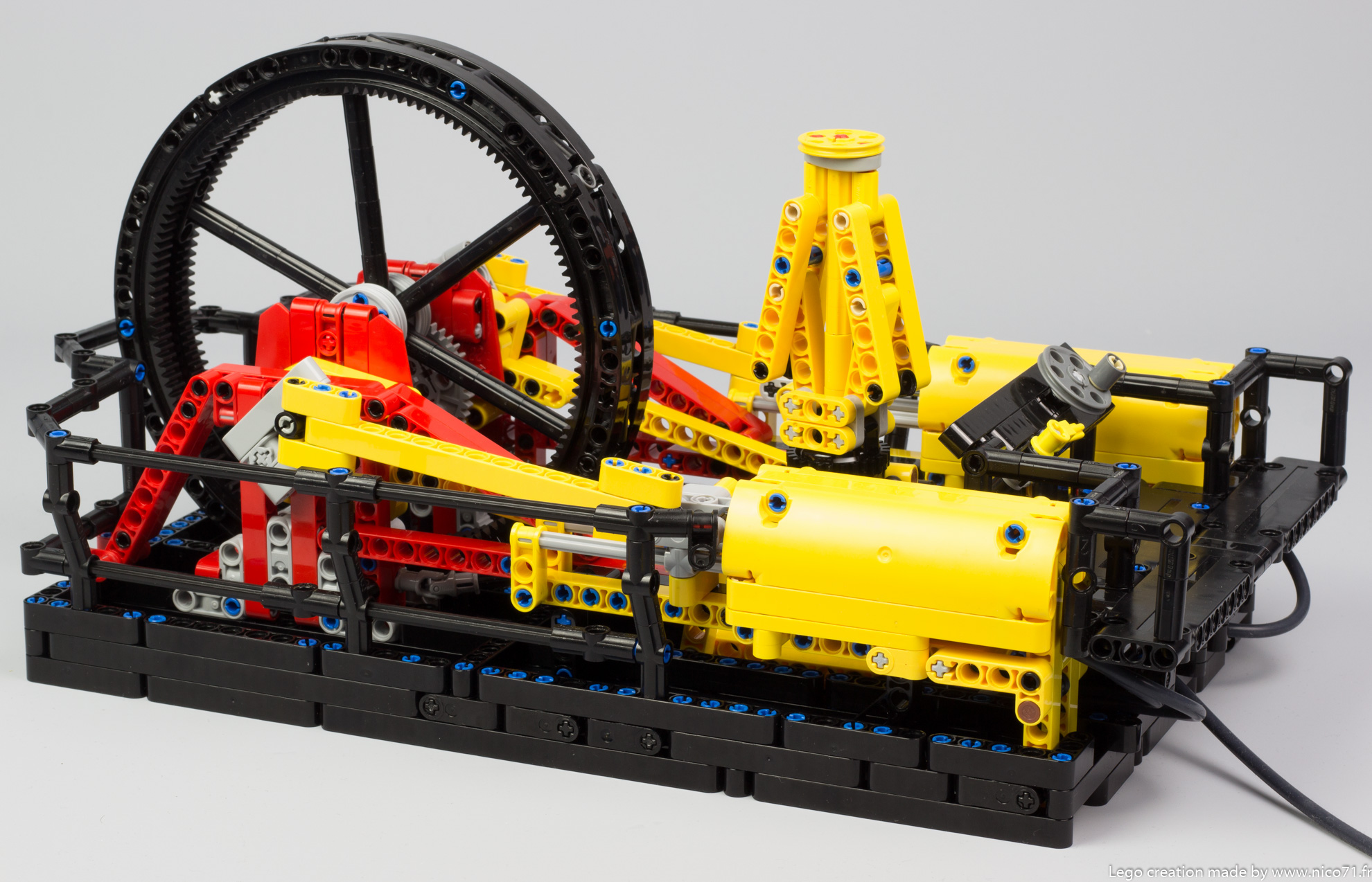nico71.fr Lego-Technic-Steam-Engine-Machine-2.jpg