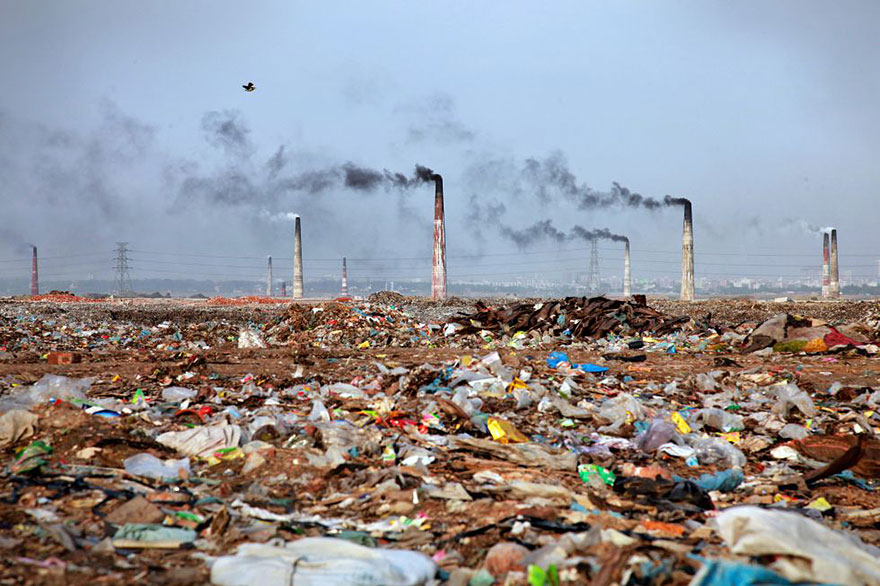 planet-pollution-overdevelopment-overpopulation-overshoot-12.jpg