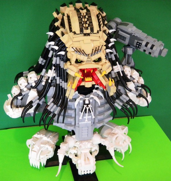 predator-lego-1.jpg