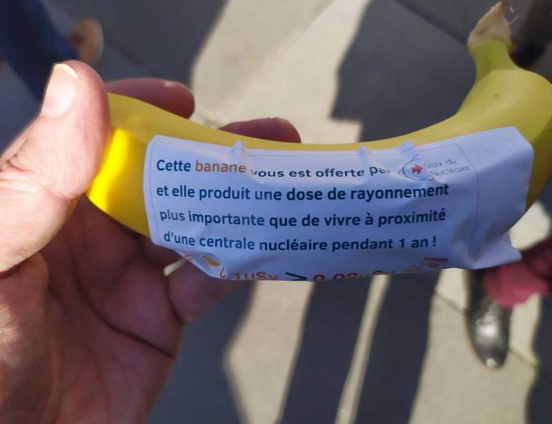 twitter.com pbeyssac banane radioactivité (potassium).jpg