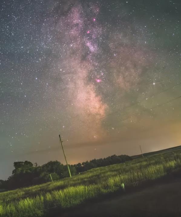 youtube.com Earth s Rotation Visualized in a Timelapse of the Milky Way Galaxy - 4K.jpg