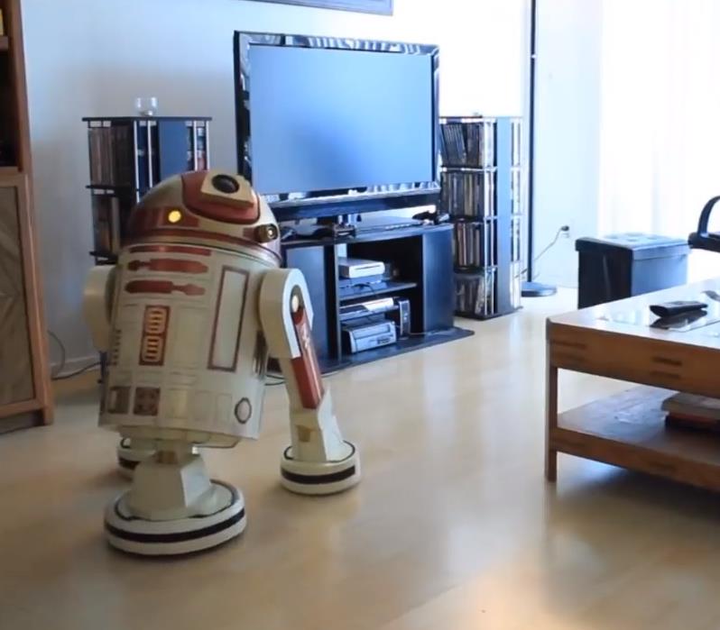 youtube.com MatthewScottHunter Housekeeping Droid.jpg