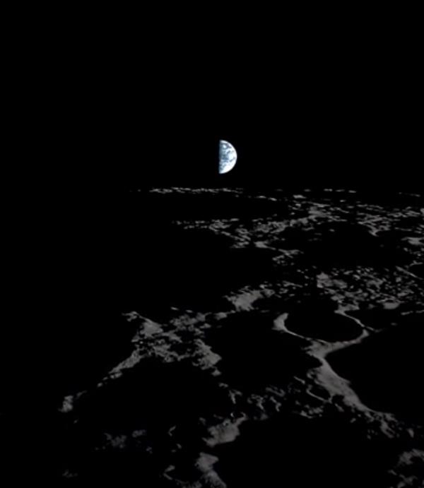 youtube.com Seán Doran - 4 heures à survoler la Lune - MOON in Real Time I.jpg